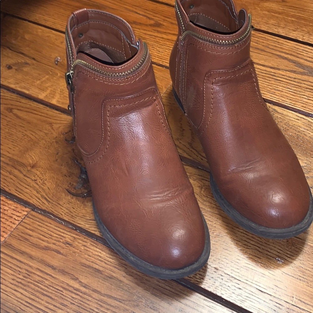 Guess brown booties